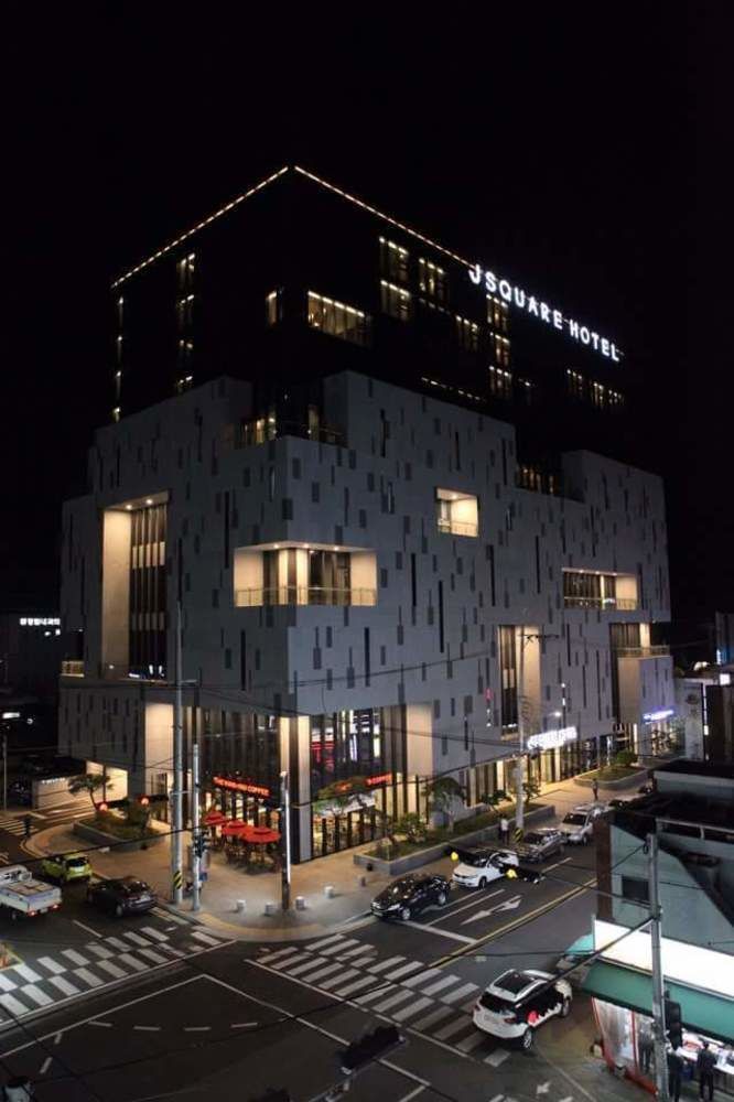 J Square Hotel And Wedding Csindzsu Kültér fotó