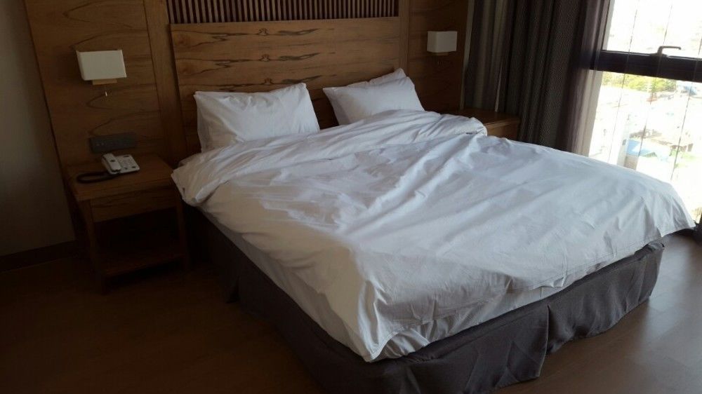 J Square Hotel And Wedding Csindzsu Kültér fotó