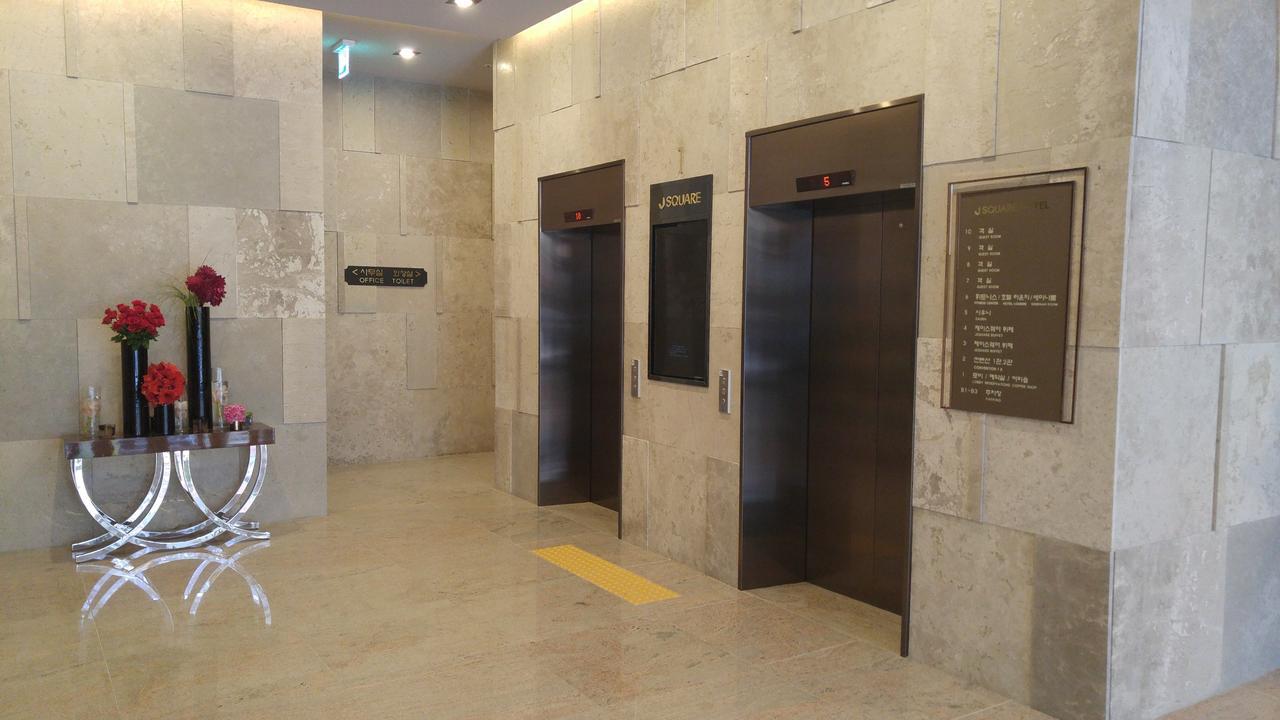 J Square Hotel And Wedding Csindzsu Kültér fotó