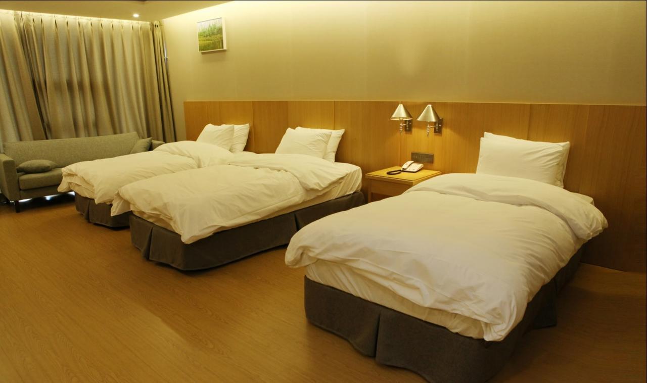 J Square Hotel And Wedding Csindzsu Kültér fotó