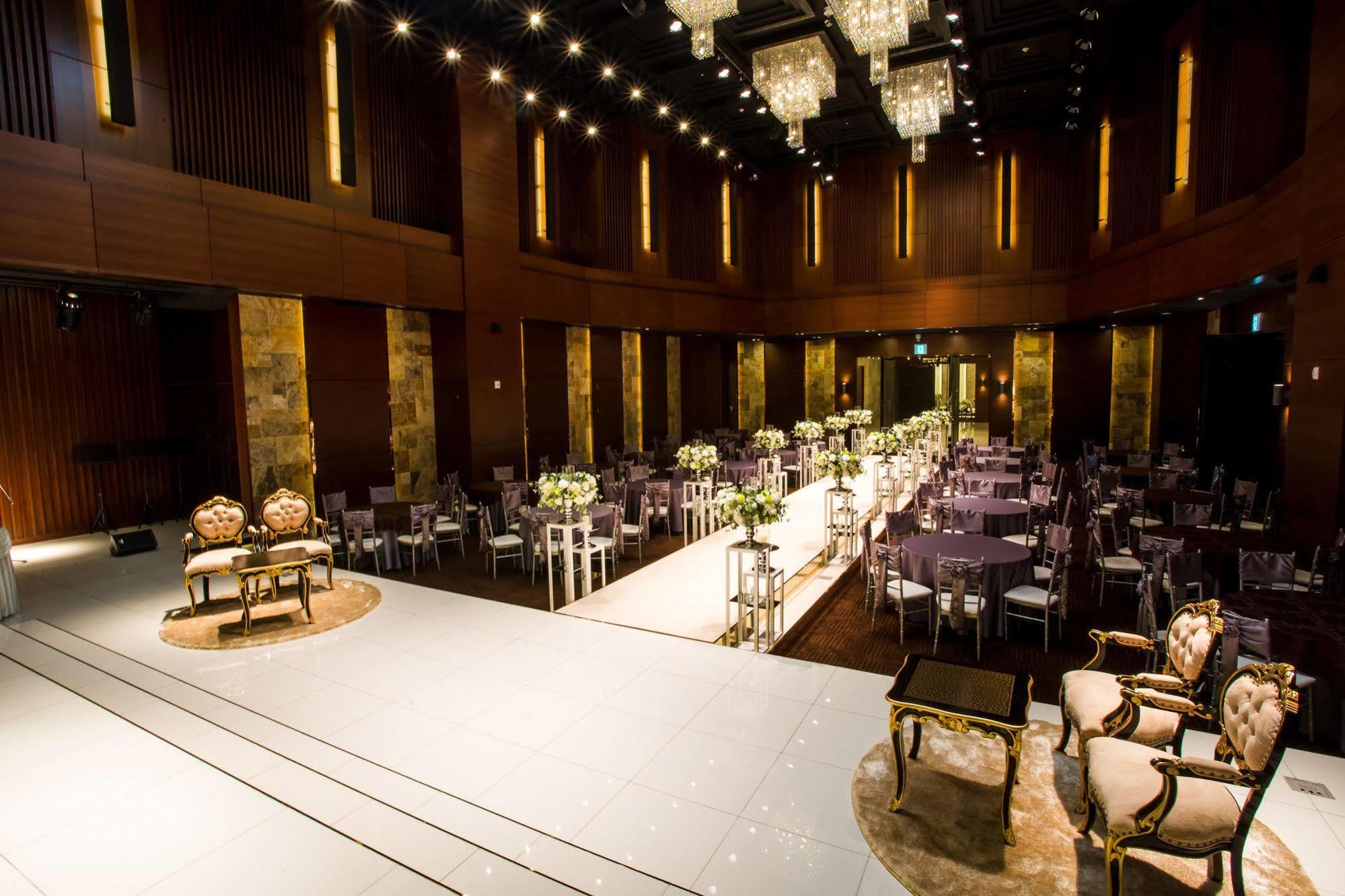 J Square Hotel And Wedding Csindzsu Kültér fotó